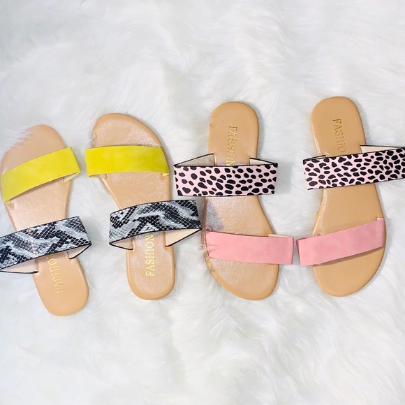 Yellow Snake Women’s Sandals sizes 6.5-7.5 - Picture 3 of 4